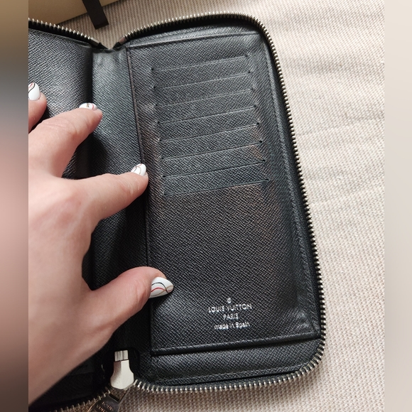 LOUIS VUITTON Damier Graphite Vertical Zippy Wallet EUC - Picture 9 of 13